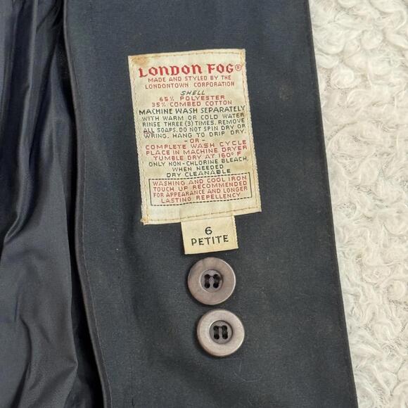Vintage London Fog Navy Blue Classic Long Trench Coat Jacket (size 6 petite) - Picture 4 of 7